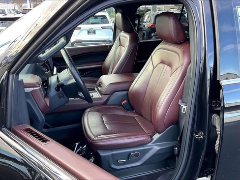 Used 2023 Ford Expedition Limited image 25