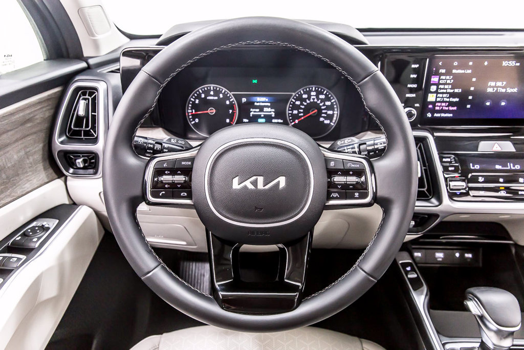 Used 2023 Kia Sorento EX w/ Panoramic Sunroof Package FWD image 21