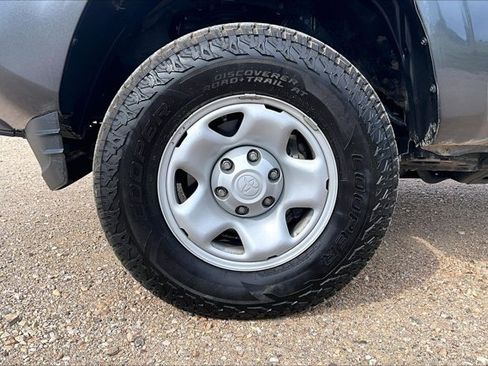 Used 2023 Toyota Tacoma SR AWD/4WD image 31