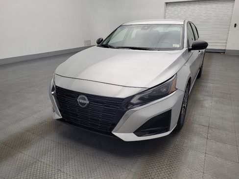 Used 2024 Nissan Altima 2.5 SV image 15