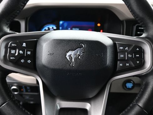 Certified 2023 Ford Bronco Wildtrak image 12