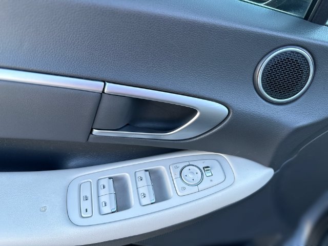 Used 2025 Hyundai Sonata SEL FWD image 24