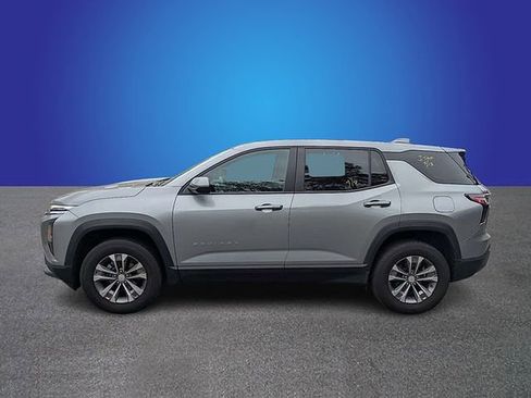 Used 2025 Chevrolet Equinox LT FWD image 2