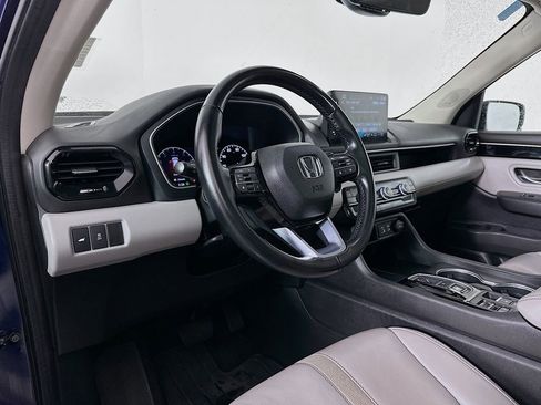 Used 2023 Honda Pilot Touring image 10