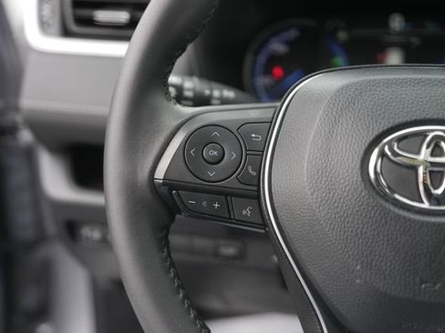 Used 2023 Toyota RAV4 XLE Premium image 23