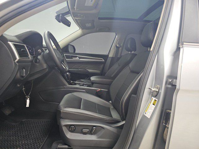 Used 2023 Volkswagen Atlas SE w/ Panoramic Sunroof Package AWD/4WD image 7