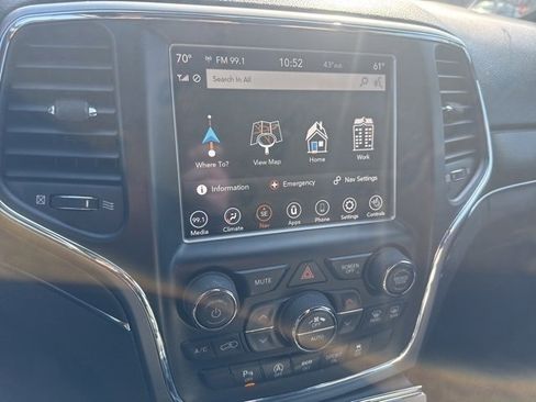 Used 2018 Jeep Grand Cherokee Limited image 25