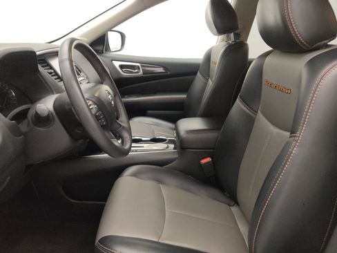Used 2019 Nissan Pathfinder SL image 17