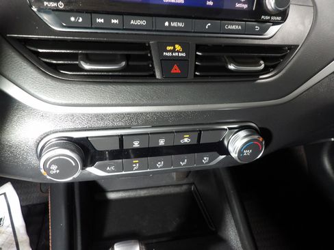 Used 2022 Nissan Altima 2.5 SR AWD/4WD image 16