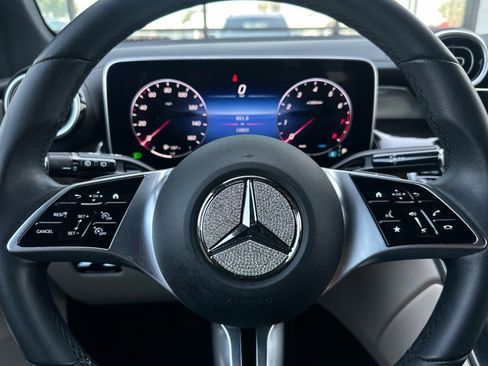 Used 2023 Mercedes-Benz GLC 300 image 10