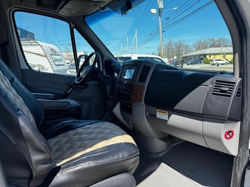 Used 2013 Mercedes-Benz Sprinter 3500 image 19