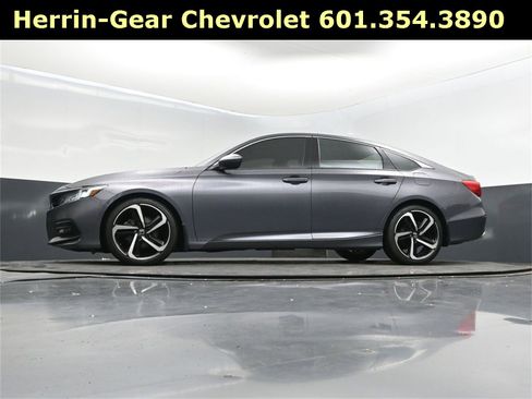 Used 2018 Honda Accord Sport image 39