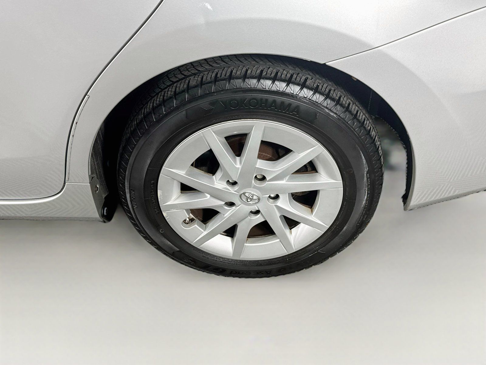 Used 2014 Toyota Prius V Two FWD image 23