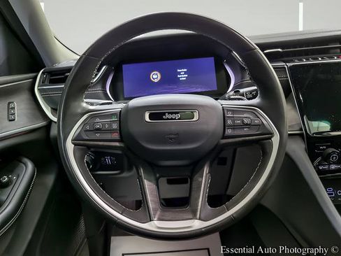 Used 2023 Jeep Grand Cherokee L Limited image 16