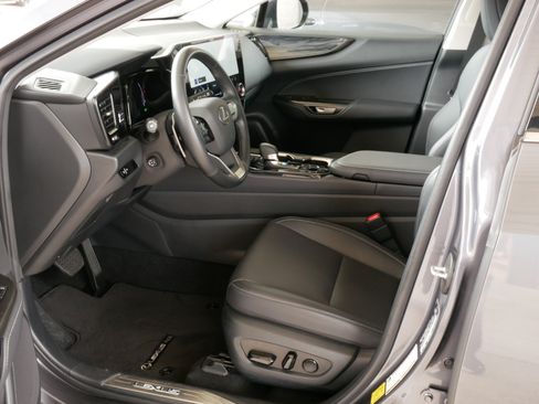 Certified 2025 Lexus NX 350h AWD w/ Accessory Package (2T) image 4