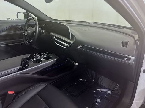 Used 2024 Cadillac Lyriq Luxury image 34