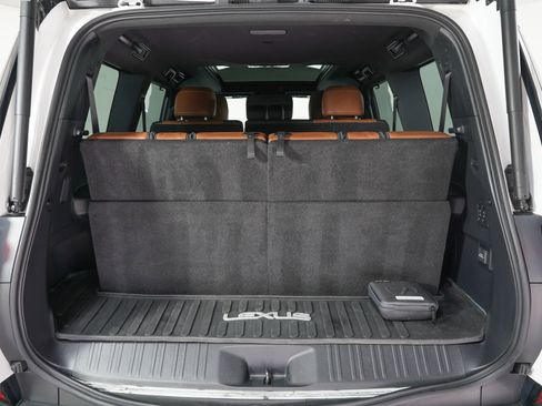 Used 2024 Lexus GX 550 w/ Accessory Package (2T) image 12