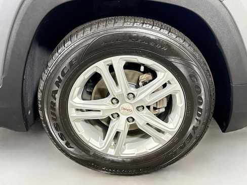 Used 2021 GMC Terrain SLE w/ Driver Convenience Package image 32