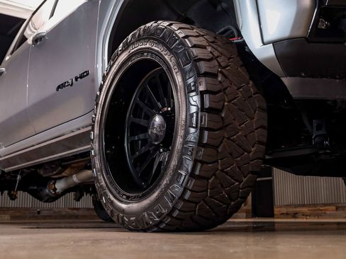 Used 2025 GMC Sierra 3500 AT4 w/ AT4 Premium Plus Package image 17