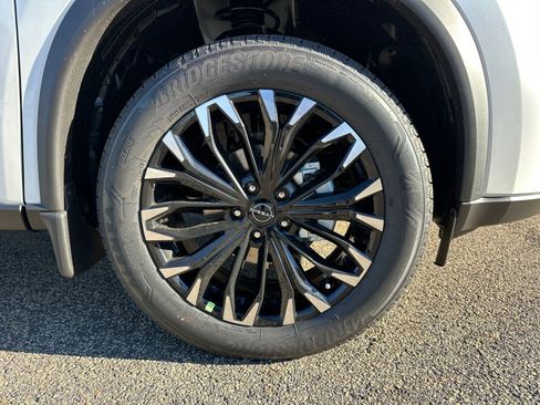 New 2026 Nissan Rogue SV FWD image 12