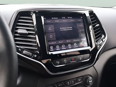 Used 2019 Jeep Cherokee Limited w/ Technology Group AWD/4WD image 21