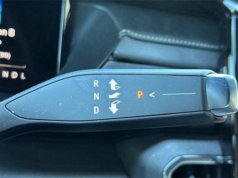 Used 2025 GMC Acadia Elevation image 21