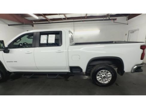 Used 2024 Chevrolet Silverado 2500 LT w/ Convenience Package AWD/4WD image 6