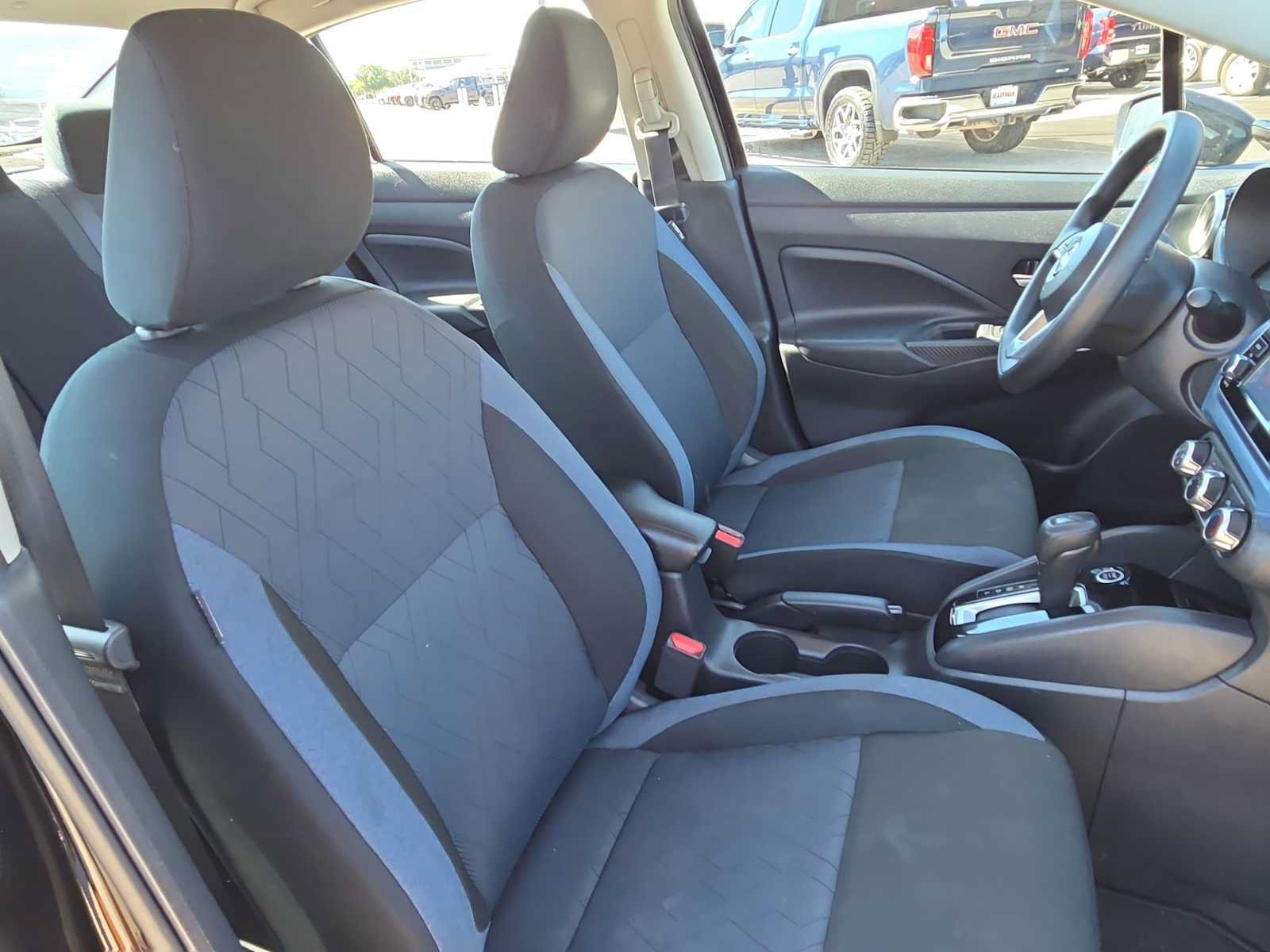Used 2025 Nissan Versa SV FWD image 18