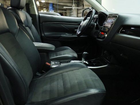 Used 2019 Mitsubishi Outlander SE FWD image 21