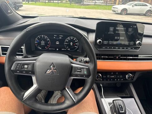 Used 2024 Mitsubishi Outlander SEL FWD image 7