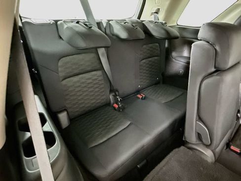 Used 2025 Nissan Pathfinder SV FWD image 26