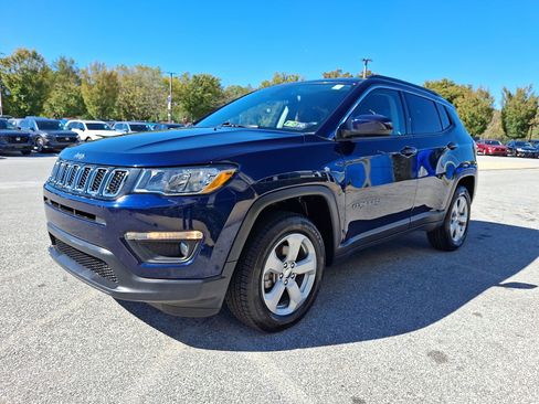 Used 2020 Jeep Compass Latitude w/ Safety & Security Group image 3