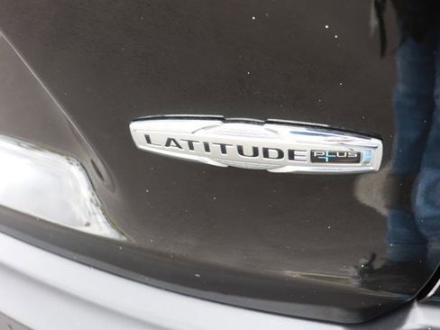Used 2020 Jeep Cherokee Latitude Plus FWD image 6
