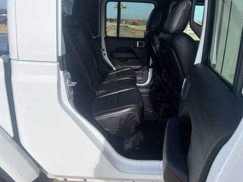 Used 2021 Jeep Gladiator Rubicon image 16