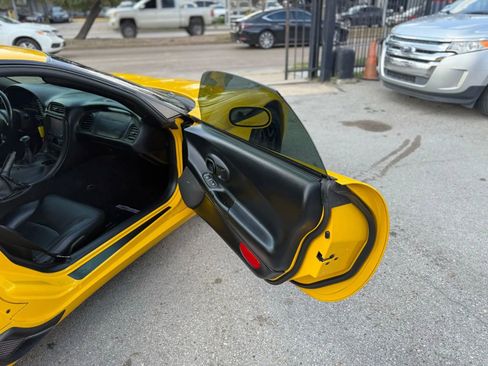 Used 2002 Chevrolet Corvette Z06 w/ Memory Pkg image 12