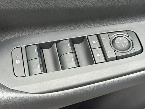 New 2026 Toyota Prius Plug-In Hybrid FWD image 12