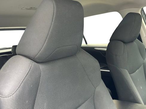 Used 2021 Toyota RAV4 LE FWD image 45