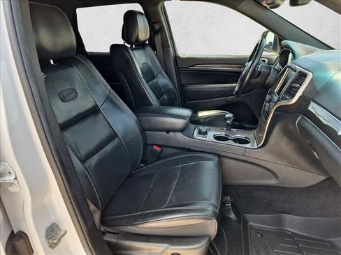 Used 2015 Jeep Grand Cherokee Overland AWD/4WD image 23