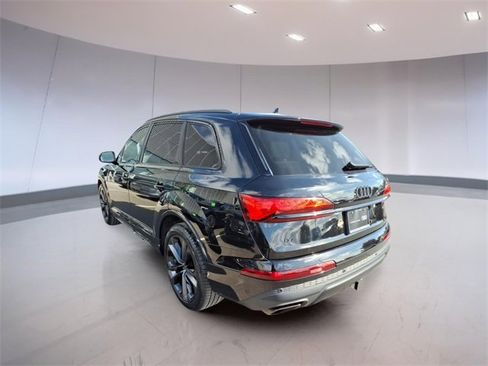 Used 2025 Audi Q7 3.0T Prestige image 4