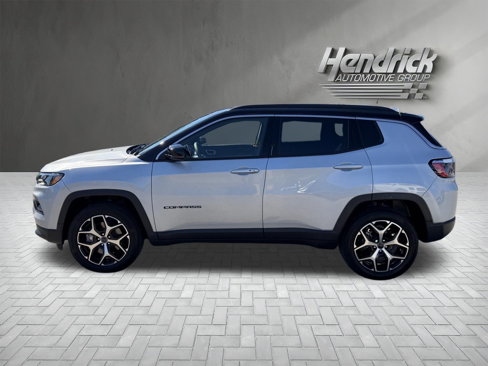 Used 2025 Jeep Compass Limited AWD/4WD image 7