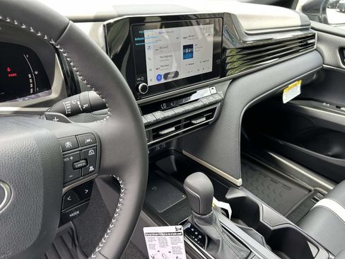 New 2026 Toyota Camry SE FWD image 19