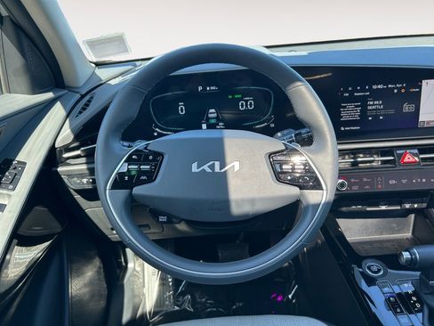 Used 2024 Kia Niro FWD image 14