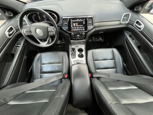 Used 2022 Jeep Grand Cherokee Limited image 24