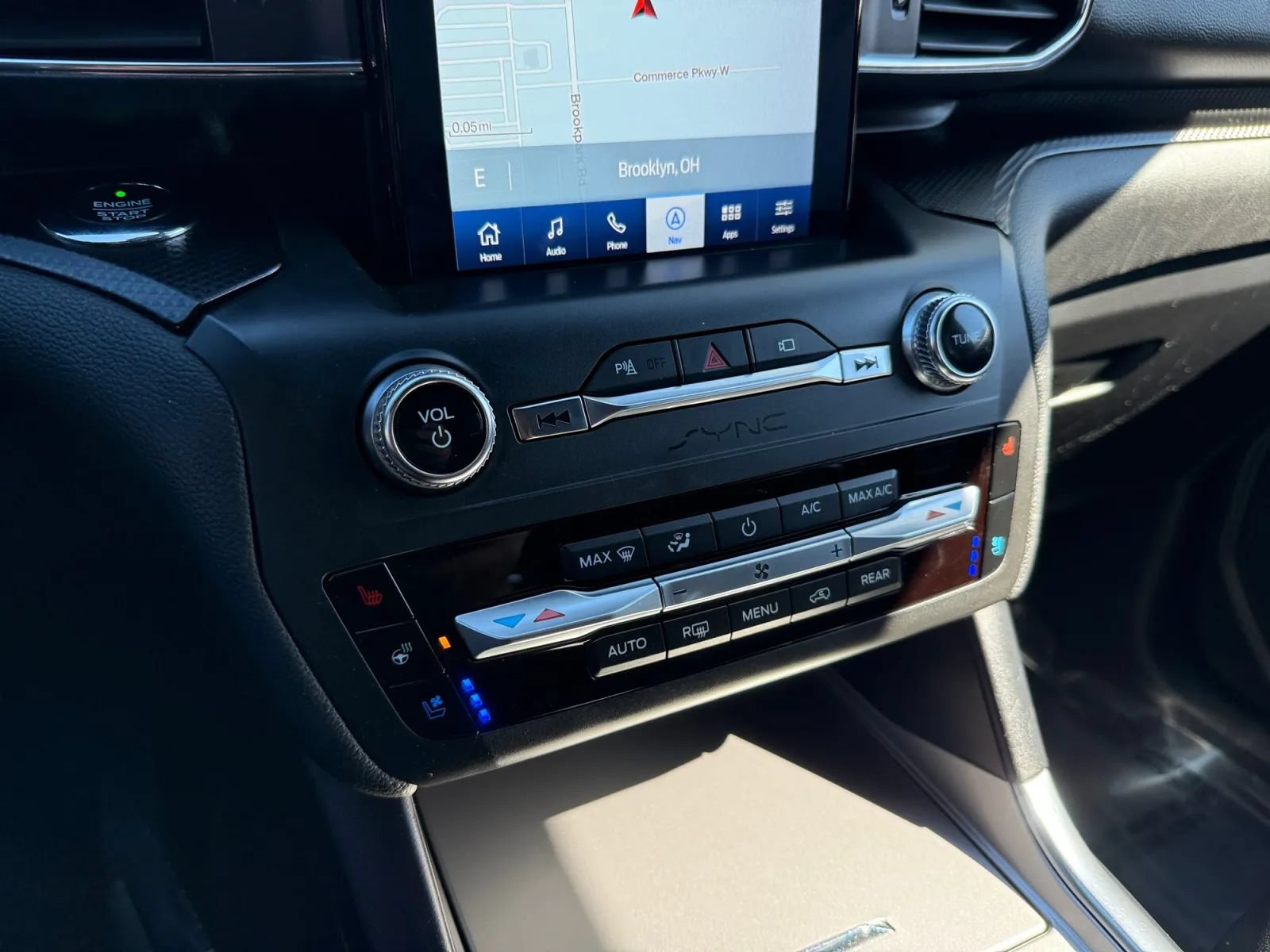 Used 2020 Ford Explorer ST w/ Premium Technology Package AWD/4WD image 36