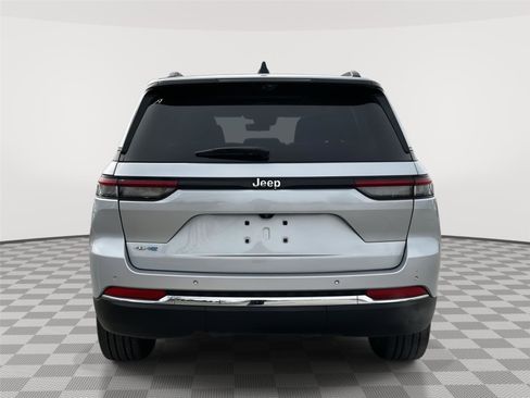 Used 2022 Jeep Grand Cherokee Limited 4xe w/ Luxury Tech Group II AWD/4WD image 4