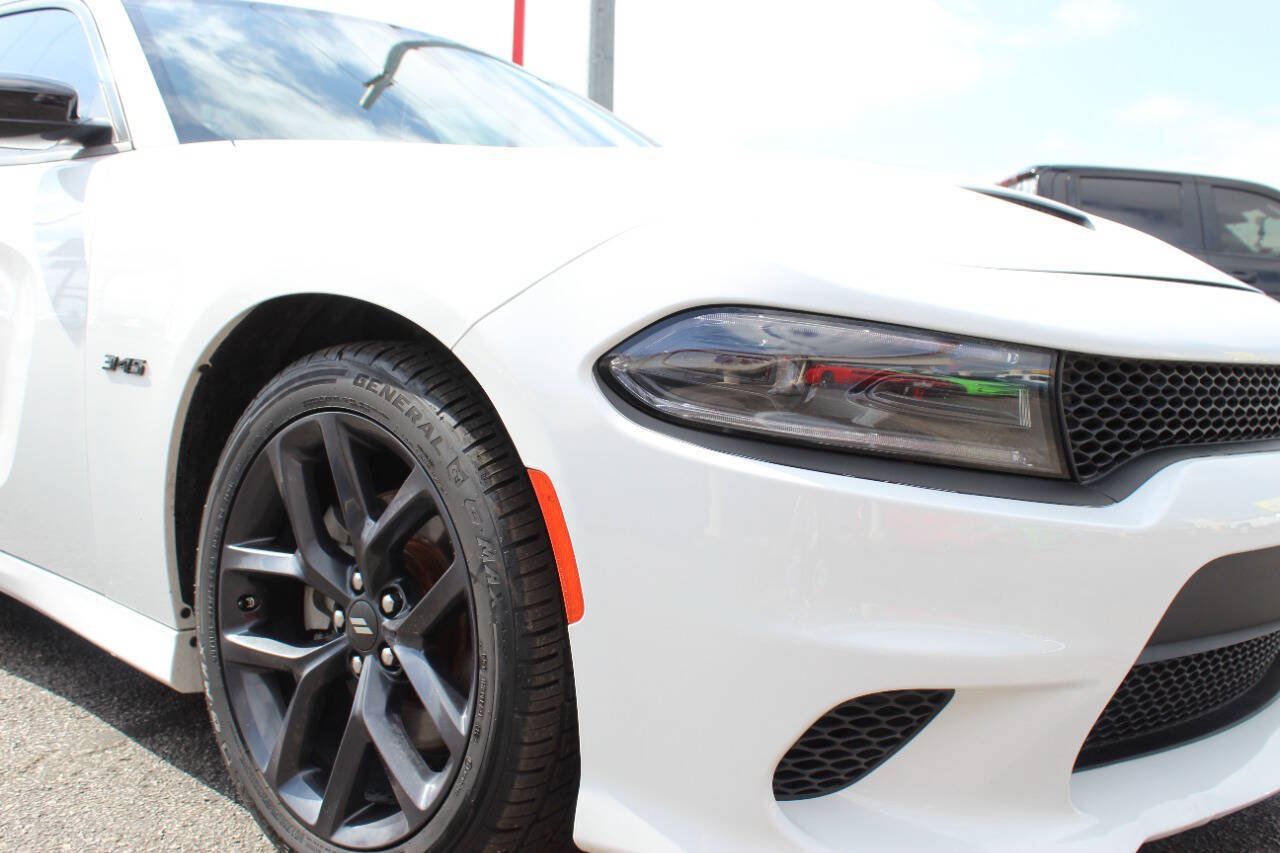Used 2023 Dodge Charger R/T w/ Blacktop Package RWD image 9
