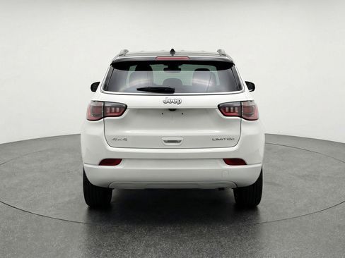 Used 2025 Jeep Compass Limited image 7