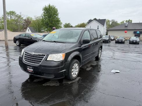 Used 2008 Chrysler Town & Country LX FWD image 1