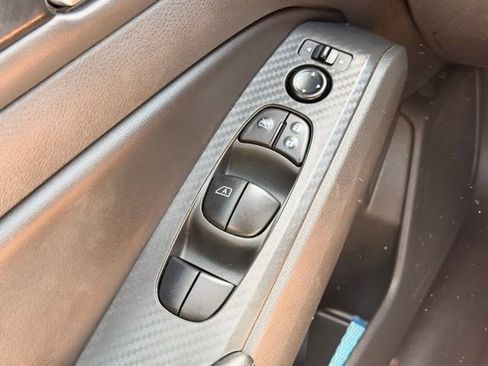 Used 2024 Nissan Altima 2.5 SV FWD image 24