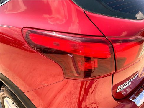 Used 2018 Nissan Rogue Sport S w/ S Appearance Package AWD/4WD image 28